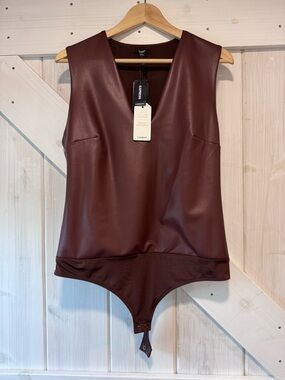 Express Faux Leather V-Neck Bodysuit in Wine